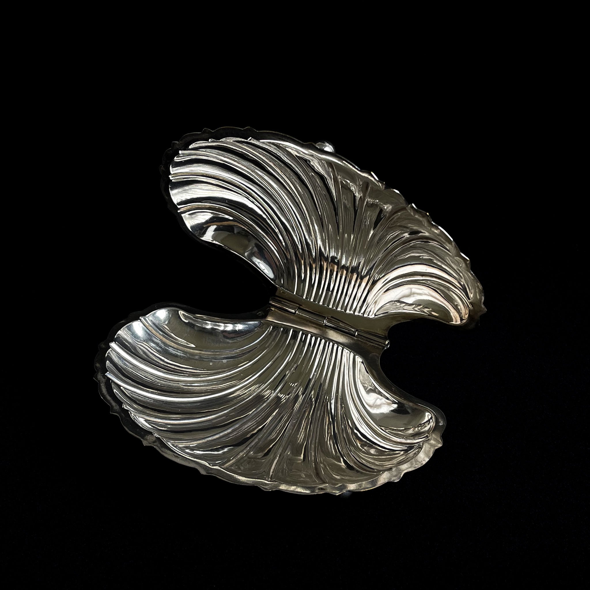 Silver shell box with spoon, Deschamps Frères, France, 1930s.