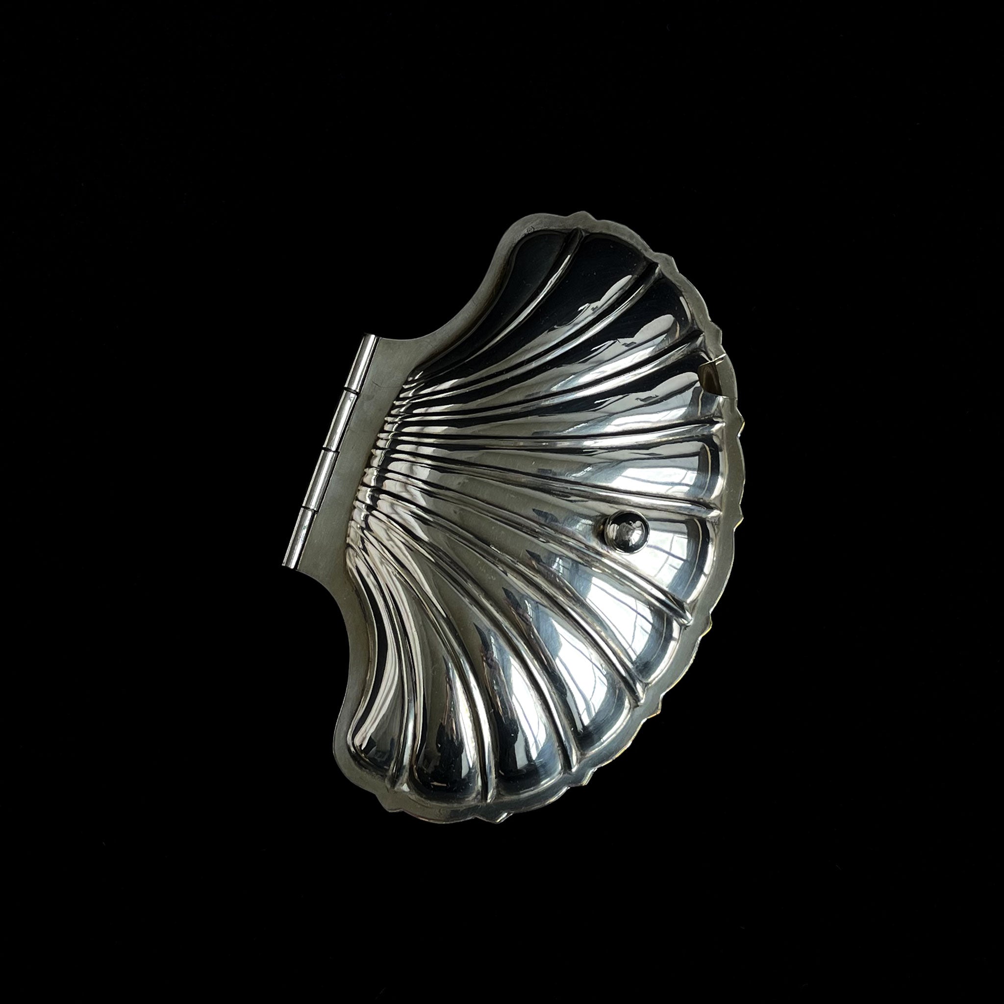 Silver shell box with spoon, Deschamps Frères, France, 1930s.