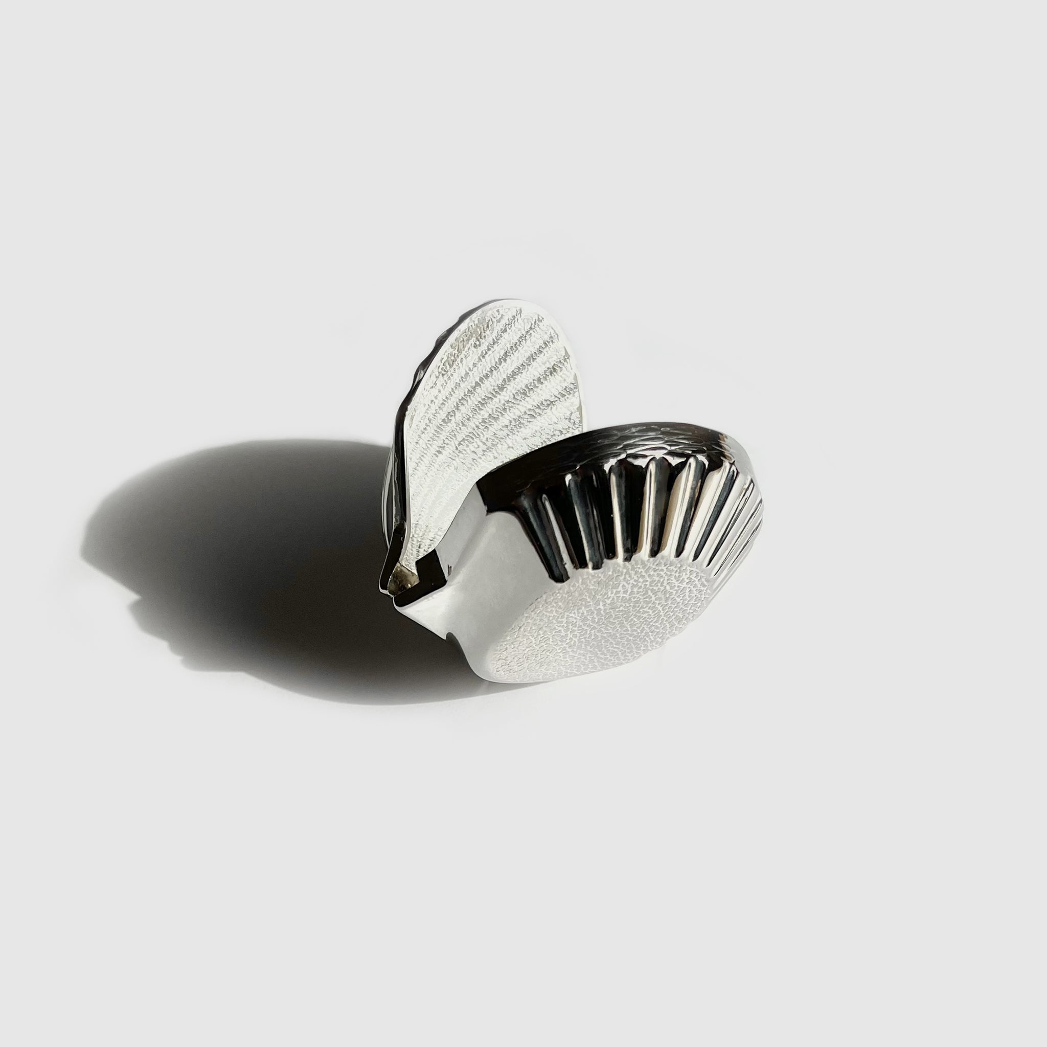 Small silver scallop shell box.