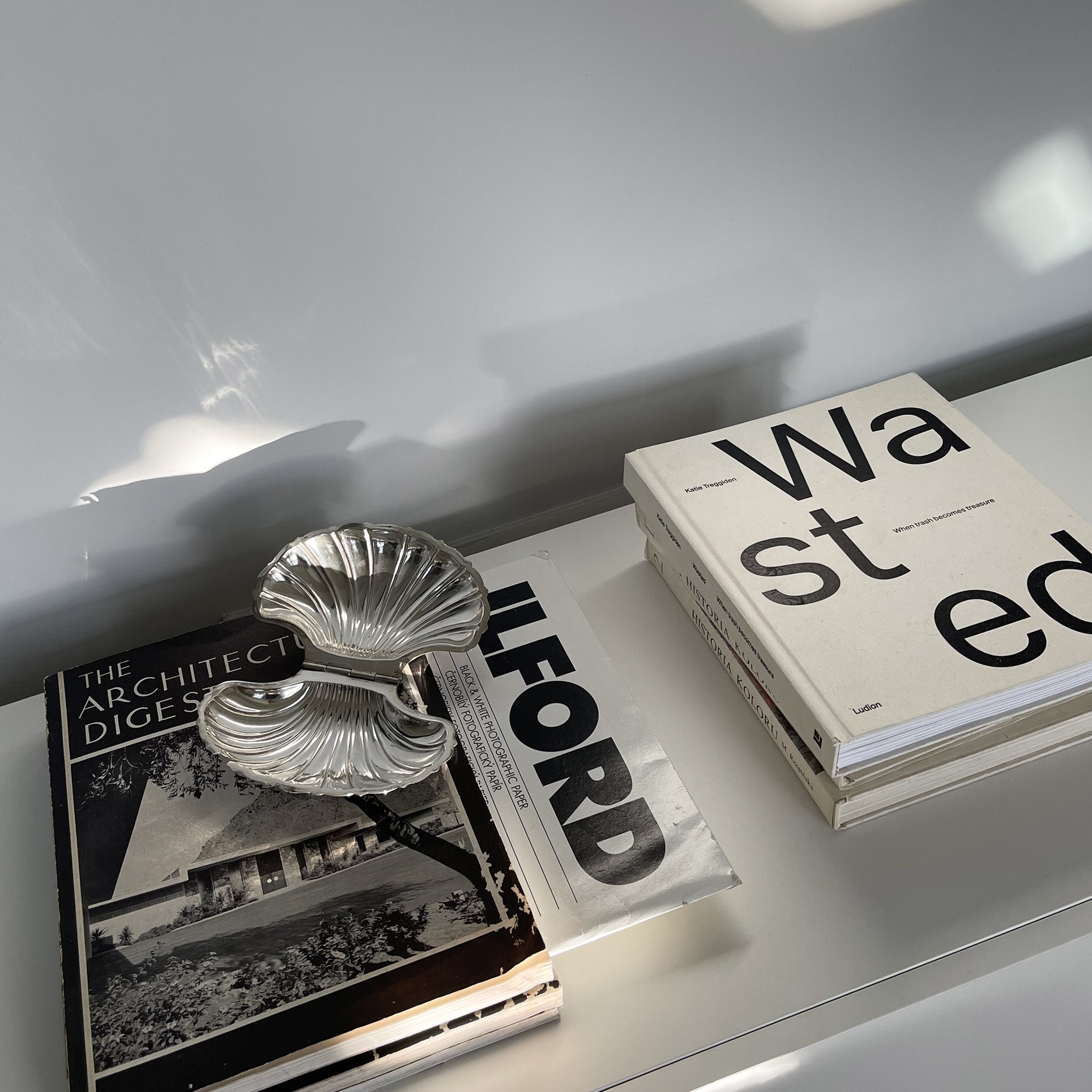 Silver shell box with spoon, Deschamps Frères, France, 1930s.
