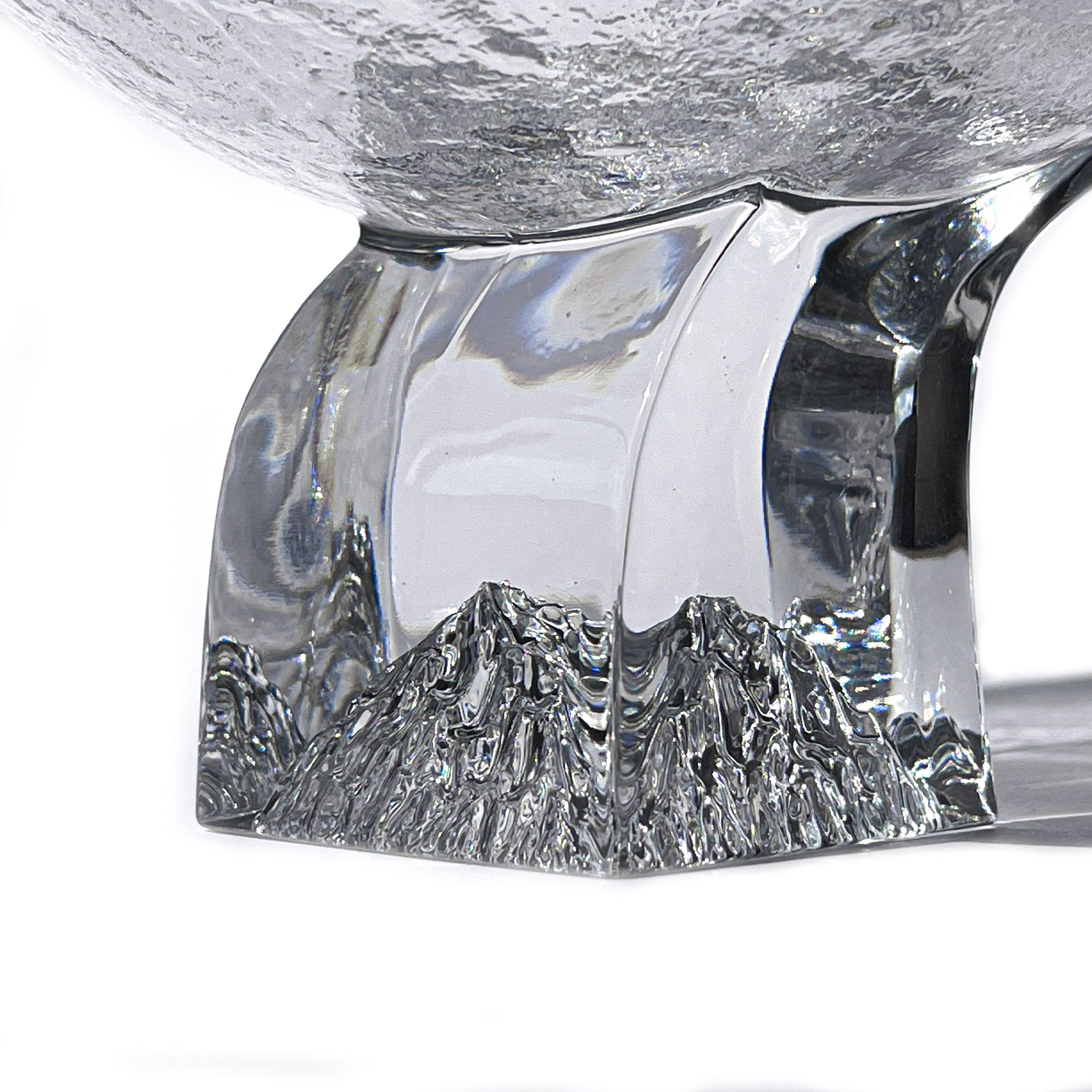 Ice-like crystal bowl by Taddei Sestini for Kristall Krisla, Italy, 1970s.