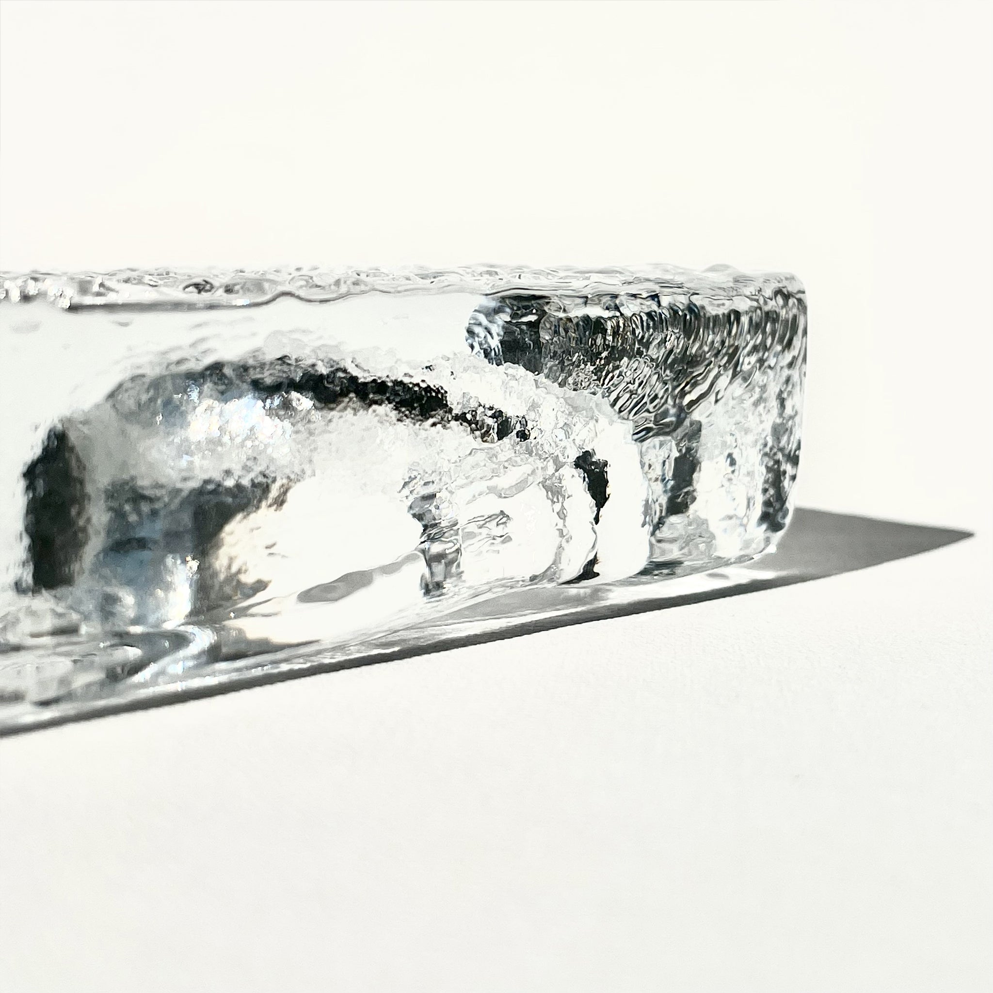 Ice-like ashtray by Rolf Sinnemark for Kosta Boda, Sweden, 1980s.