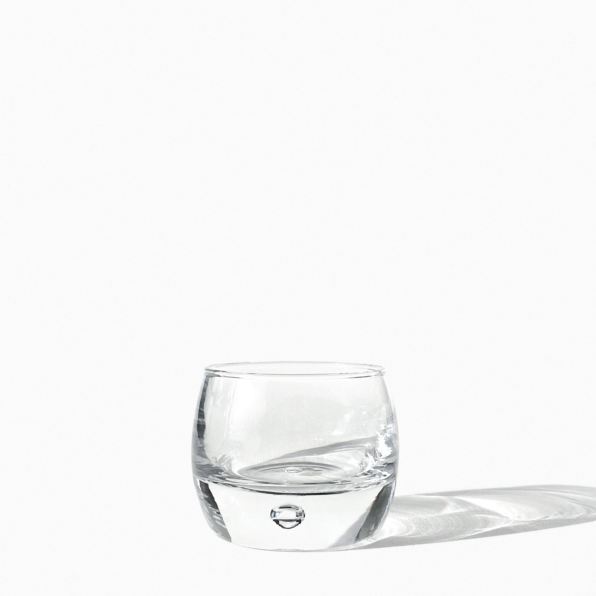 Set de 6 vasos de chupito con burbuja en la base, Italia, 70s.