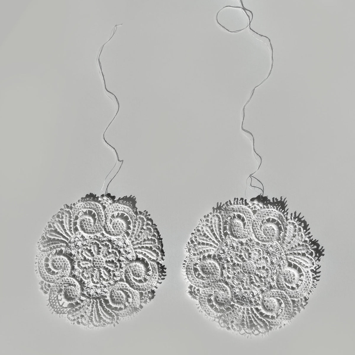 Copos de nieve vintage hechos a mano a crochet — set de 2.